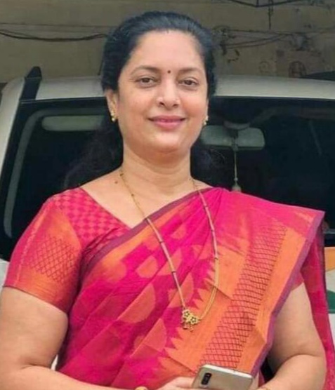 सुनीता शेळके व वंदना चौधरी यांना नारीरत्न पुरस्कार जाहीर!!